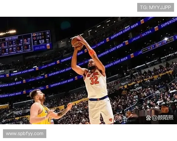 里弗斯精准长传助攻克内克特底角三分球稳稳命中